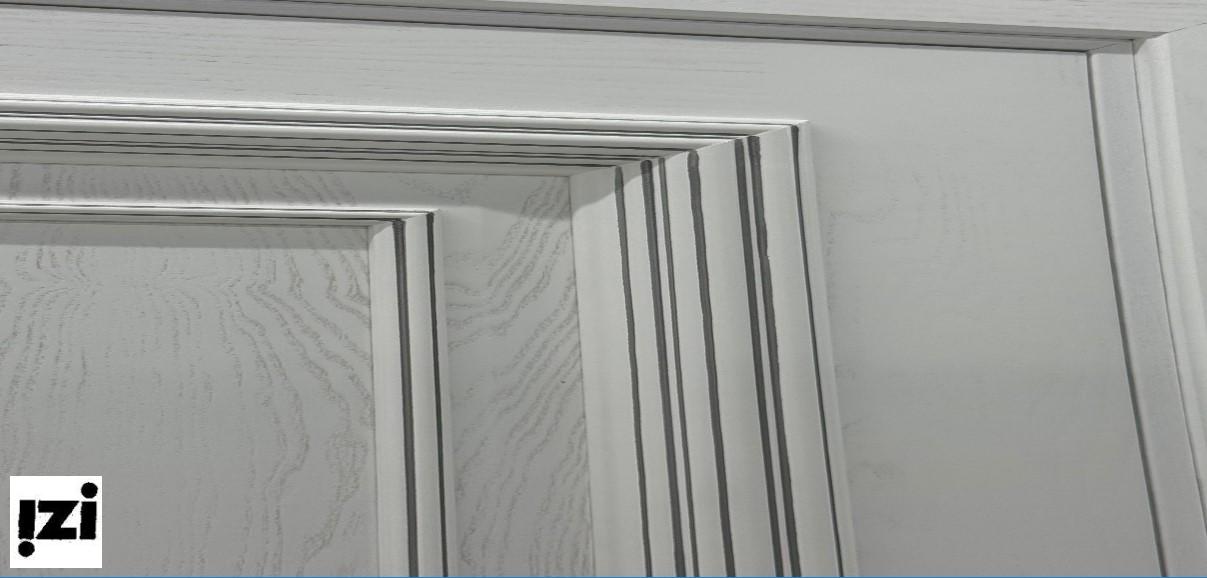 Межкомнатные двери Миранда 2100мм, шпон, эмаль белая, серебро стекло